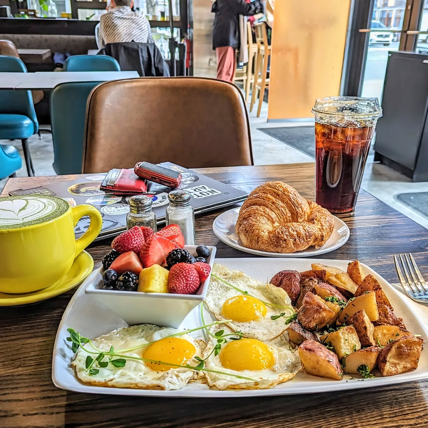Sometimes you just want a classic breakfast.. executed perfectly.

Thanks Chef 😄

#lunchbreak #breakfasting #brunchtime #breakfastofchampions # nodiets #brunching #brunchaholics #b